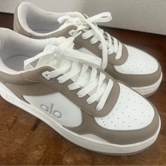 ALO Recovery Mode White and Tan Sneakers-size women's 8/men's 6.5 - Picture 12 of 12